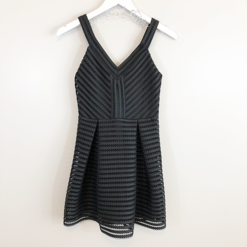 EXPRESS | Black Cocktail Party Dress V Neck Fit Flare New Eyelet Women’s 2 Short